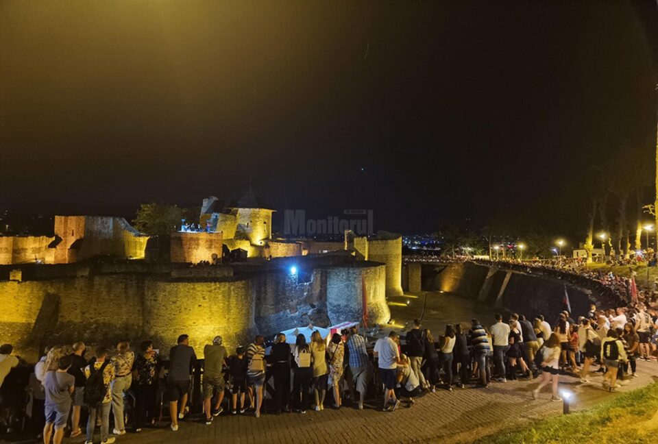 Spectatori au cântat și au dansat alături de ei o oră și jumătate, s-au bucurat împreună de o seară frumoasă de vară și de privilegiul de a participa la concerte