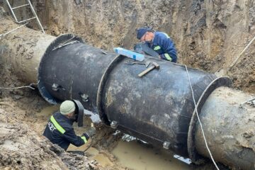 Din cauza dificultăților întâmpinate la remedierea avariei, inclusiv din cauza condițiilor meteo nefavorabile (ploi abundente), nu s-a putut relua furnizarea apei potabile conform estimărilor inițiale