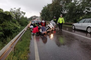 Victimele accidentului au primit primele îngrijiri la fața locului