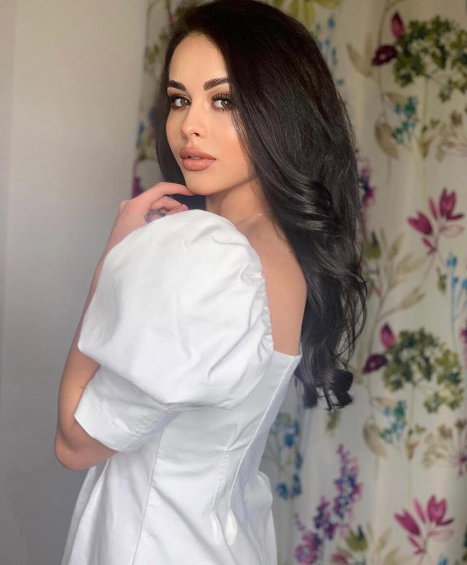 Cosmina Delia Bodnariuc este una dintre cele 25 de semifinaliste ale competiției Miss Universe România