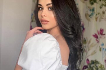 Cosmina Delia Bodnariuc este una dintre cele 25 de semifinaliste ale competiției Miss Universe România