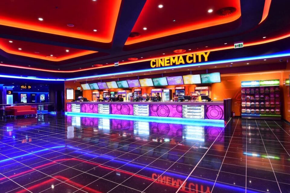 Lora, Cosmin Seleși, Mădălina Anea, printre artiștii care vin în Iulius Mall Suceava pentru lansarea filmului „Pup-o, mă! 2: Mireasa nebună” Lora, Cosmin Seleși, Mădălina Anea, printre artiștii care vin în Iulius Mall Suceava pentru lansarea filmului „Pup-o, mă! 2: Mireasa nebună”