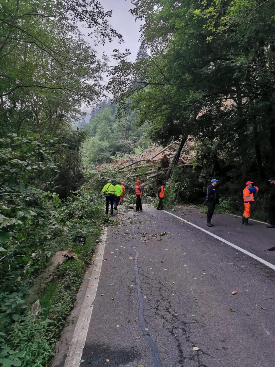 Intervenție dificilă și de durată în zona în care DN 17B este blocat