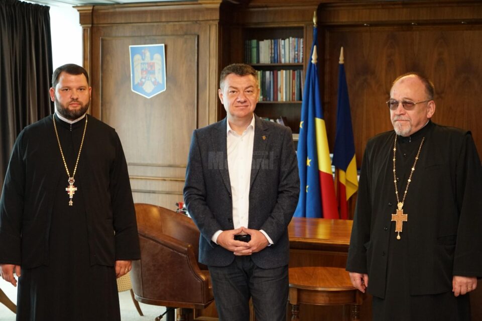 Ministrul Culturii, Bogdan Gheorghiu, alături de delegația Arhiepiscopiei Sucevei și Rădăuților