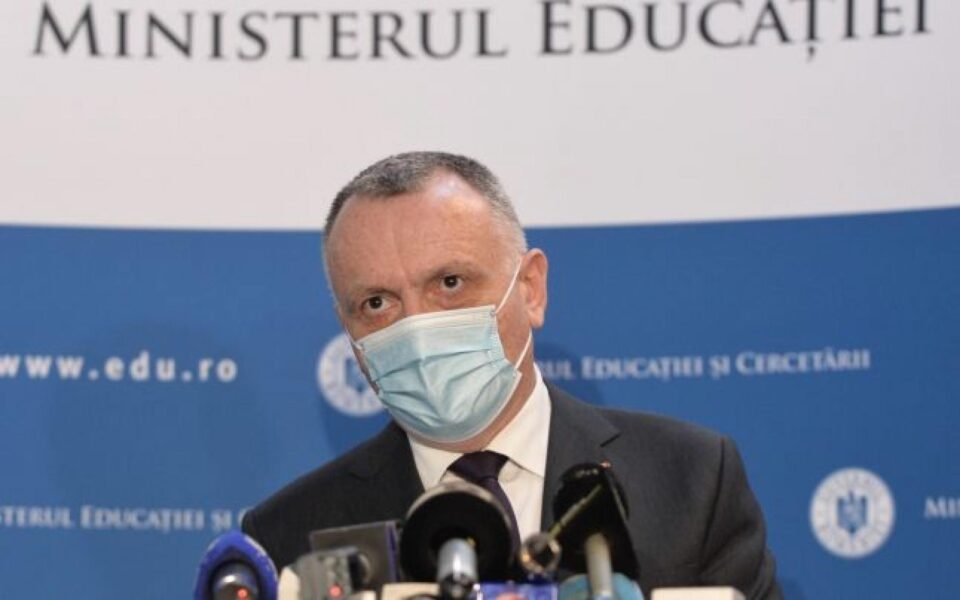 Ministrul Educației, Sorin Cîmpeanu FOTO adevarul.ro