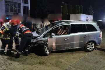 Un sucevean beat la volan a intrat pe contrasens, în mașina unei familii din Satu Mare