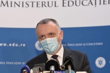 Ministrul Educației, Sorin Cîmpeanu Sursa adevarul.ro