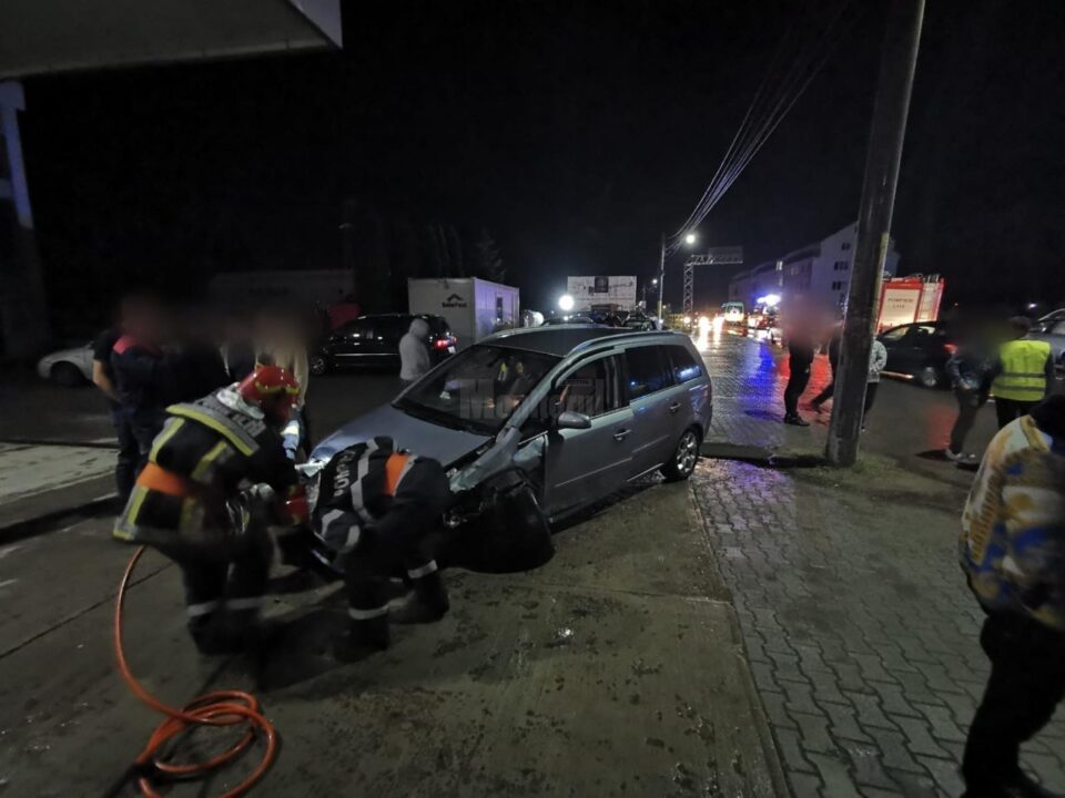 Un sucevean beat la volan a intrat pe contrasens, în mașina unei familii din Satu Mare