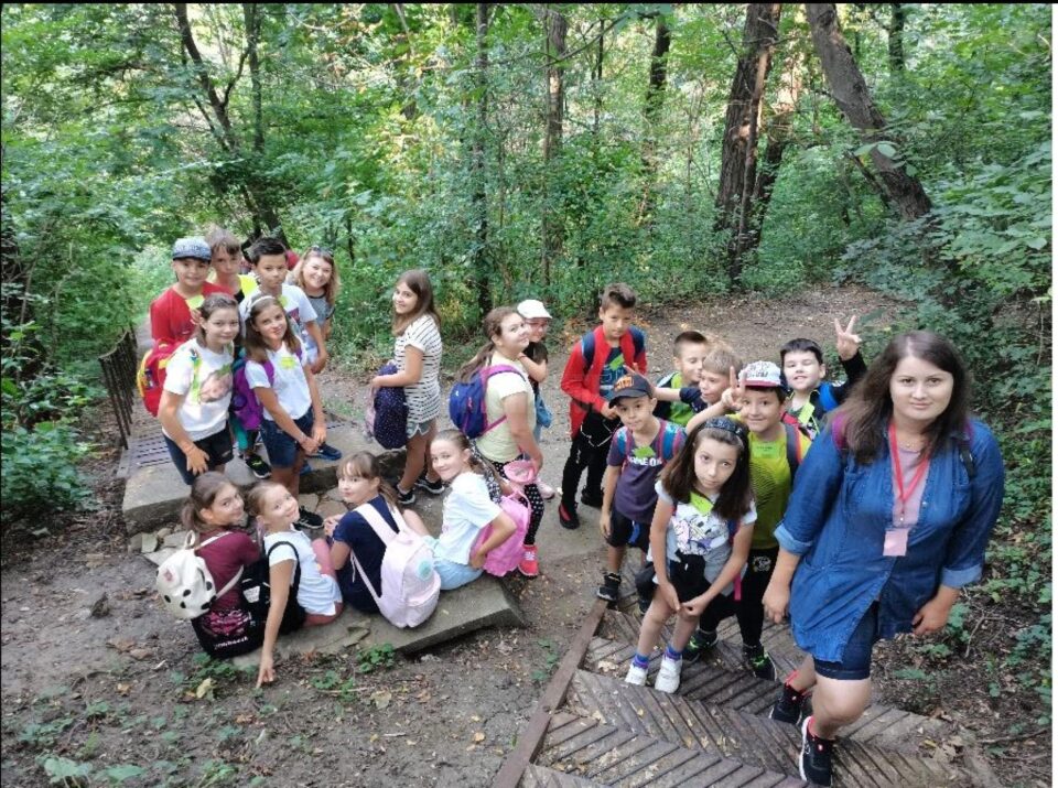 50 de elevi au participat la Școala de vară ,,Copilăria, o lume de vis”, ediția a II-a, organizată de Școala Nr.1 Suceava 50 de elevi au participat la Școala de vară ,,Copilăria, o lume de vis”, ediția a II-a, organizată de Școala Nr.1 Suceava