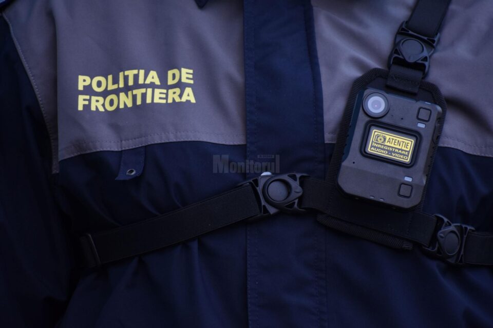Vodcă, motorină, insecticid și țigări de contrabandă, descoperite într-un microbuz care venea din Ucraina Vodcă, motorină, insecticid și țigări de contrabandă, descoperite într-un microbuz care venea din Ucraina