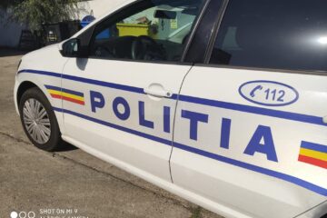 Un motociclist a gonit cu poliția după el în jur de 5 kilometri, însă nu și-a putut pierde urma