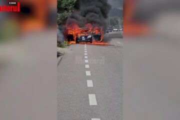 Momentul în care mașina de pe Mestecăniș a ars ca o torță, surprins în imagini