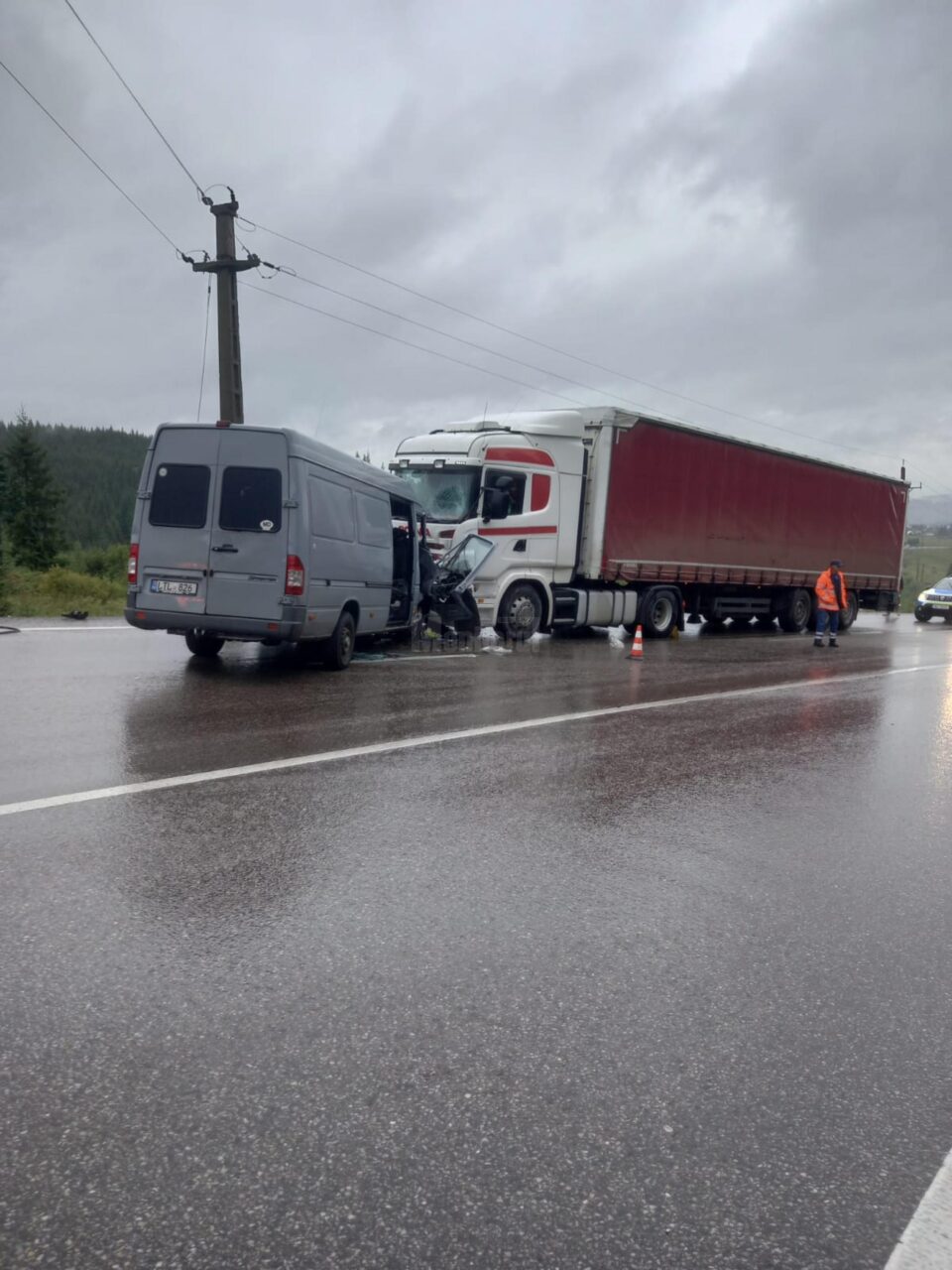 Accident cu cinci victime, la Poiana Stampei