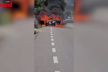 Mașina a ars ca o torță