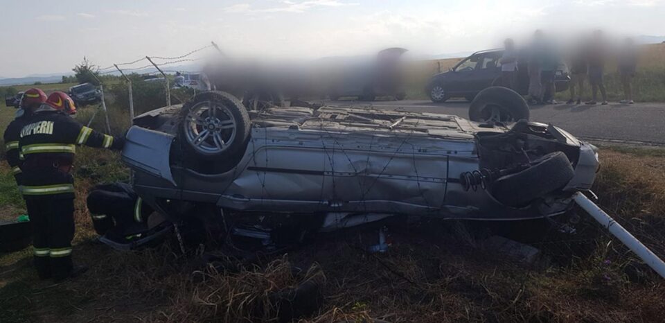 Accidentul din zona localității Dumbrava, din comuna Cornu Luncii, în care doi tineri și-au pierdut viața Accidentul din zona localității Dumbrava, din comuna Cornu Luncii, în care doi tineri și-au pierdut viața