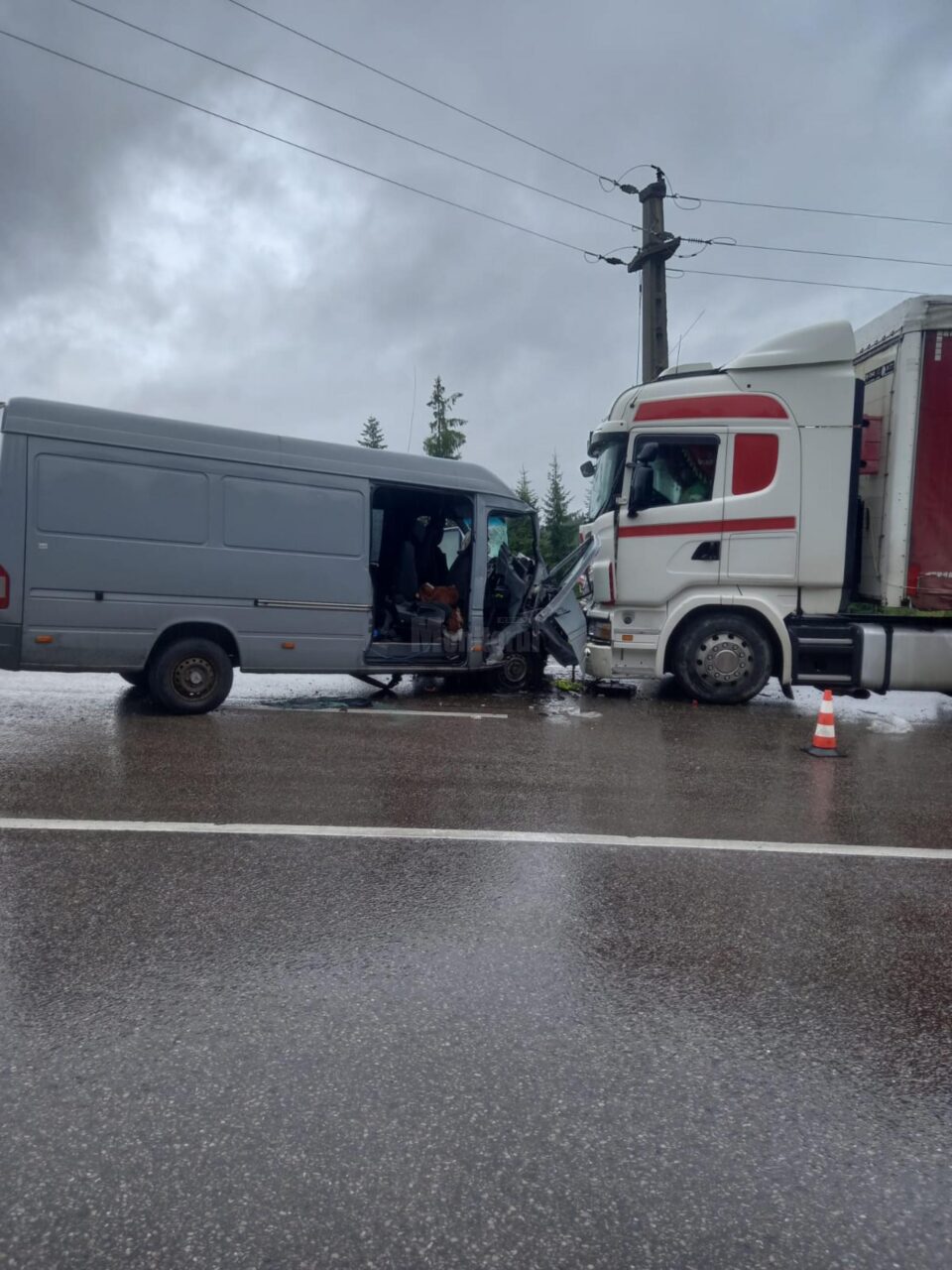 Accident cu cinci victime, la Poiana Stampei