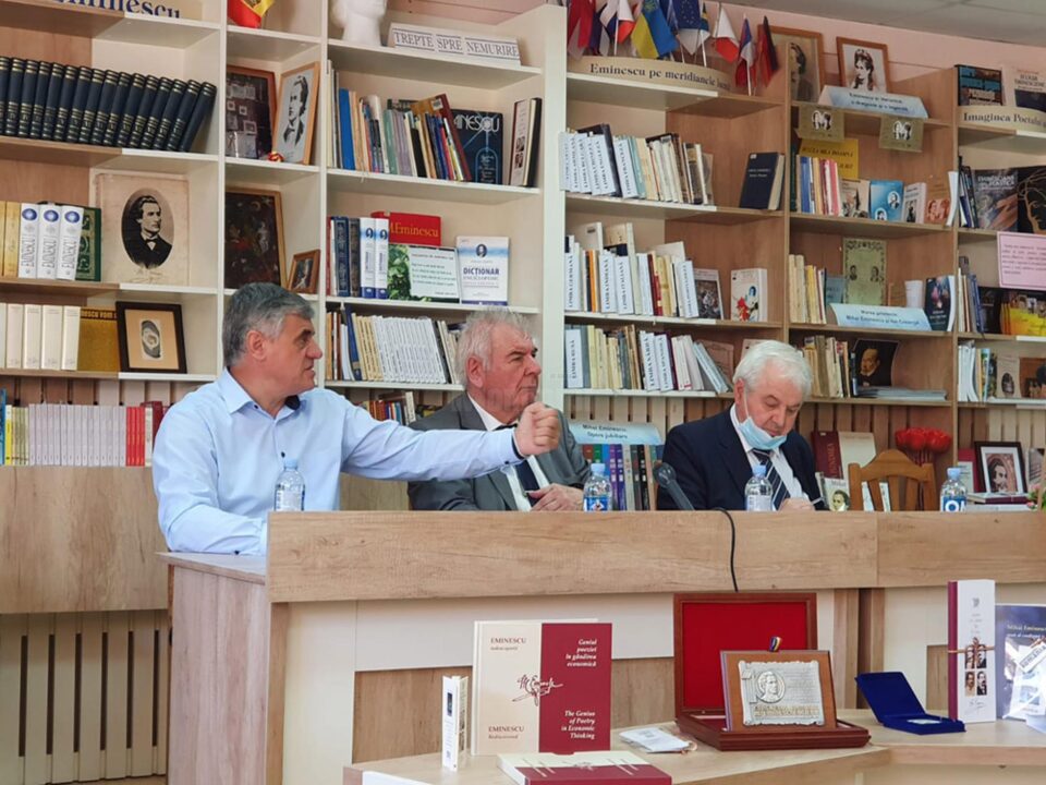Primarul Ioan Pavăl, alături de academicianul Mihai Cimpoi