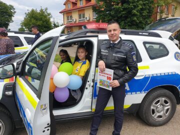 Copii și părinți, instruiți de polițiști înainte de începerea noului an școlar