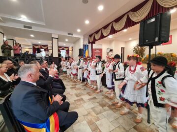Formație aplaudată la scenă deschisă de invitați