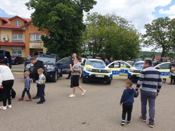 Copii și părinți, instruiți de polițiști înainte de începerea noului an școlar