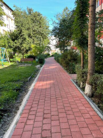 Extindere și modernizare a parcării din zona “Dom Polski”, după refacerea căilor de acces la blocurile din jur