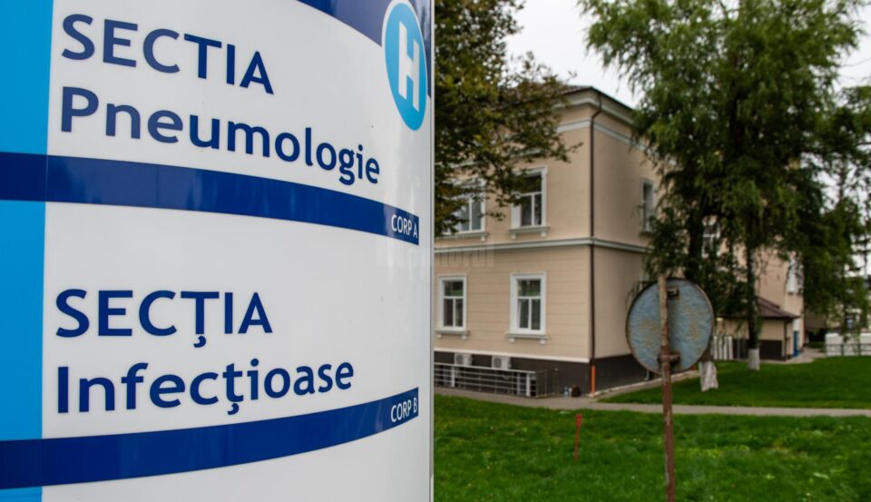 Încă un pavilion al Spitalul Suceava redevine Covid, din cauza numărului tot mai mare de pacienți care au nevoie de internare Încă un pavilion al Spitalul Suceava redevine Covid, din cauza numărului tot mai mare de pacienți care au nevoie de internare