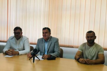 Andrei Ciutac, Aurel Constantin și Ovidiu Bosancu au făcut cunoscut proiectul de colaborare dintre Foresta și LPS