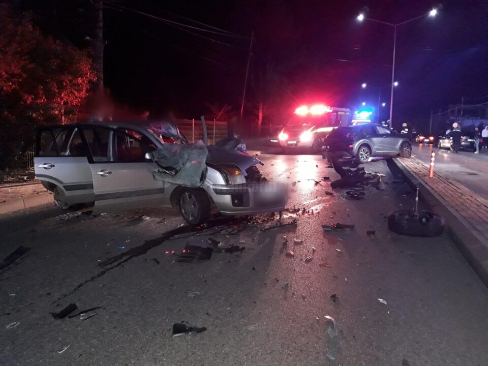 Trei persoane au ajuns la spital, după un accident rutier la Fălticeni