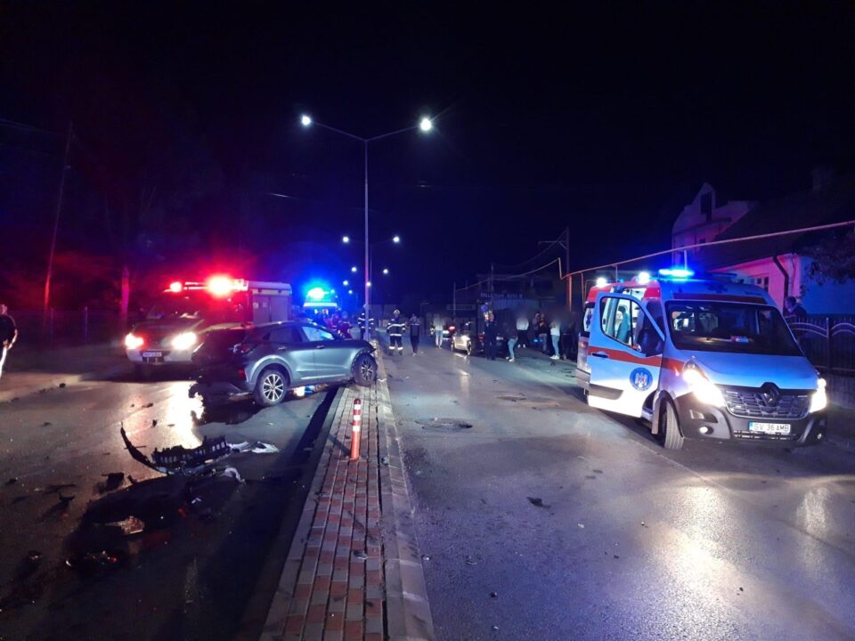 Răniți de o mașină care a ”sărit” peste scuar