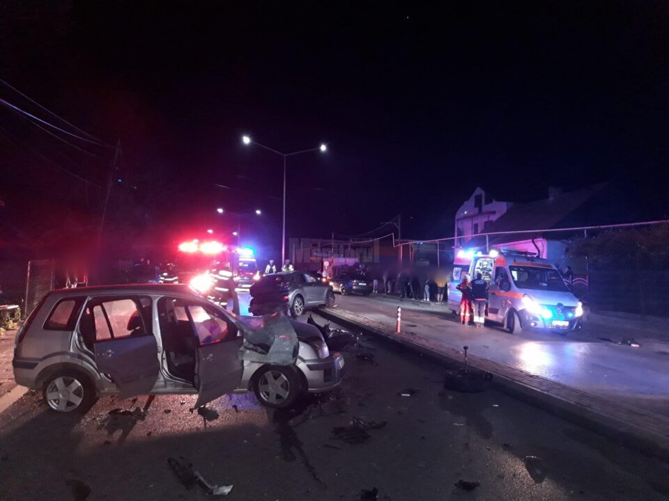 Răniți de o mașină care a ”sărit” peste scuar