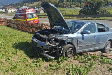 Trei persoane, transportate la spital după un accident care a avut loc la Poiana Stampei