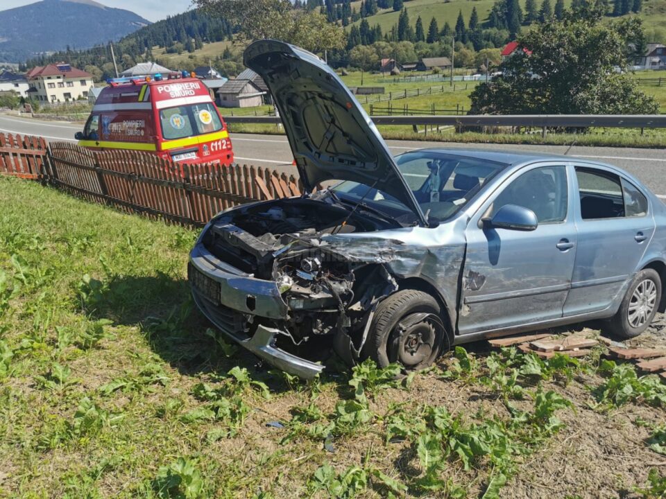 Trei persoane, transportate la spital după un accident care a avut loc la Poiana Stampei