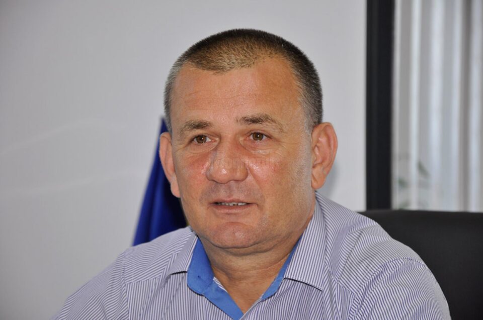 Primarul din Adâncata, Viorel Cucu
