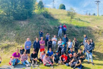 50 de copii din centrele de plasament sucevene, într-o excursie la munte, datorită oamenilor care au participat la „Spectacol de Bine”