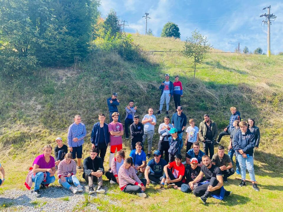 50 de copii din centrele de plasament sucevene, într-o excursie la munte, datorită oamenilor care au participat la „Spectacol de Bine”