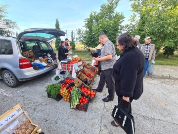 Piața volantă de la Direcția Agricolă a atras din nou sute de suceveni