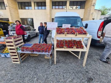 Piața volantă de la Direcția Agricolă a atras din nou sute de suceveni