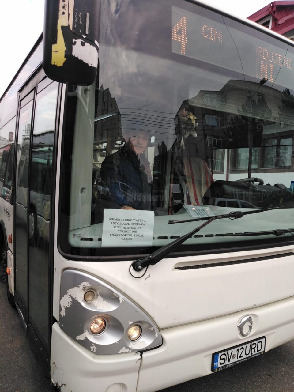 Protest al transportatorilor publici locali din Suceava, în semn de solidaritate cu colegii lor din Vaslui 4