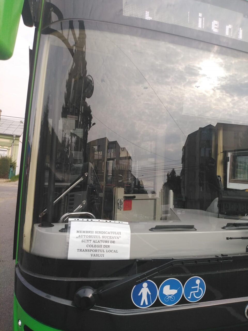 Protest al transportatorilor publici locali din Suceava, în semn de solidaritate cu colegii lor din Vaslui 5