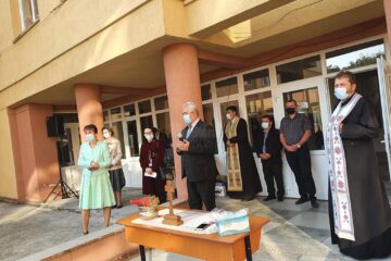 Primarul Ion Lungu a participat la deschiderea anului școlar la 14 unități de învățământ din municipiul Suceava