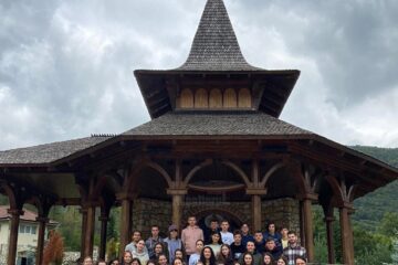 Pelerinaj-excursie de vis în Apuseni pentru tinerii ATOS, la sfârșit de Vacanță Mare!