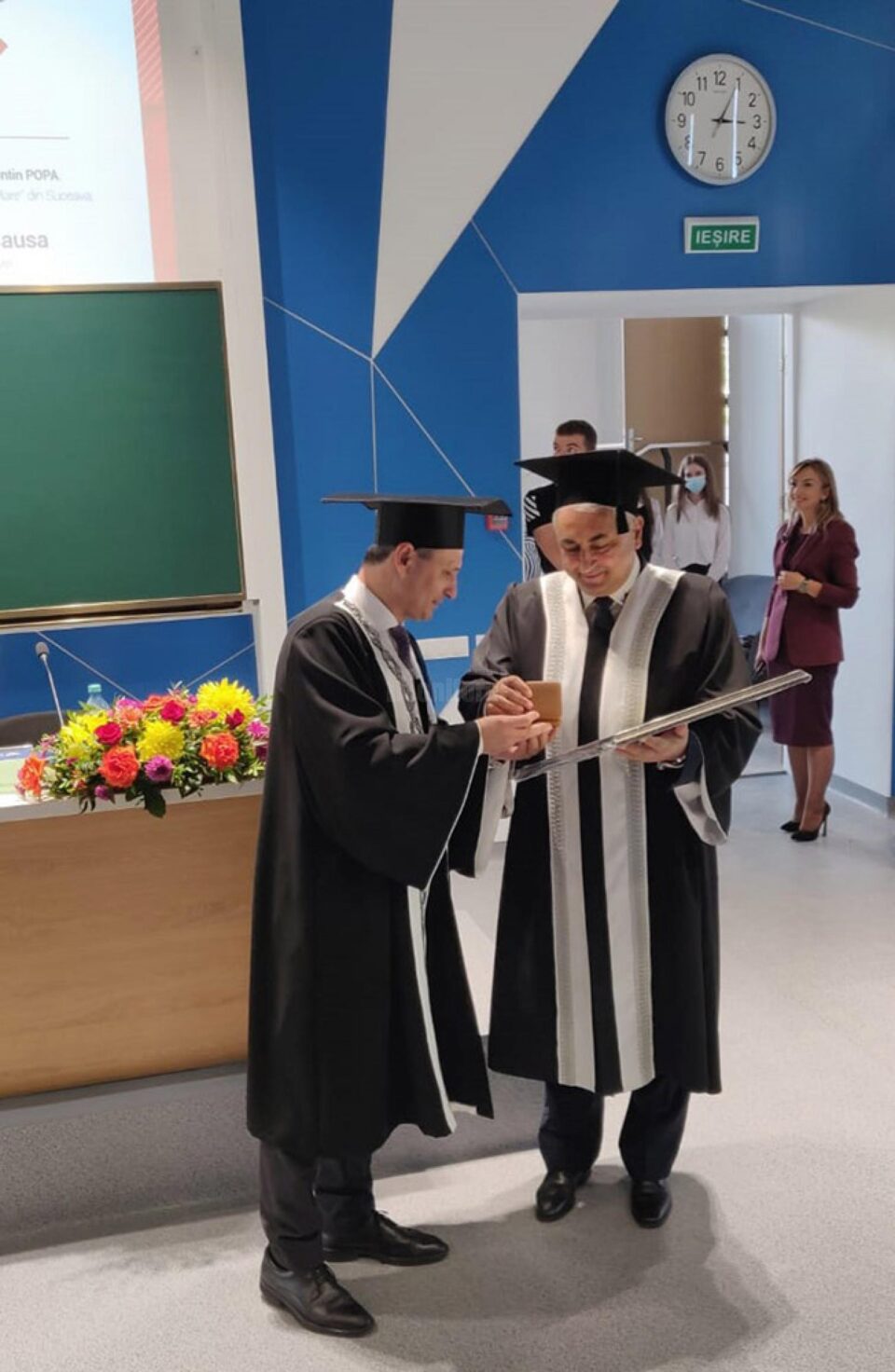 Rectorul USV, Valentin Popa, distins cu titlul de Doctor Honoris Causa la Chișinău