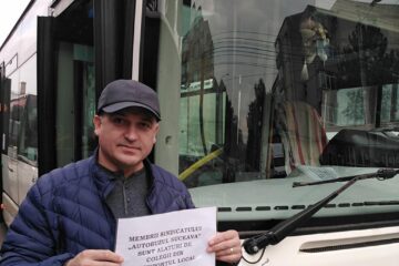 Protest al transportatorilor publici locali din Suceava, în semn de solidaritate cu colegii lor din Vaslui
