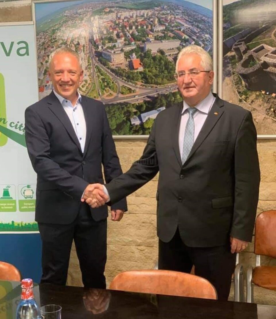 Primarul Sucevei, Ion Lungu, la discuții cu noul primar al Municipiului Cernăuți, Roman Kliciuk