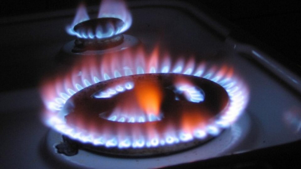 Delgaz Grid sistează miercuri alimentarea cu gaze naturale pentru mai mulți consumatori din Suceava Delgaz Grid sistează miercuri alimentarea cu gaze naturale pentru mai mulți consumatori din Suceava