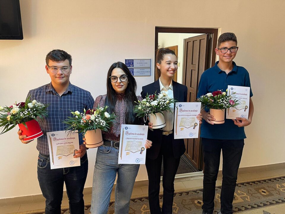 IȘJ Suceava i-a premiat pe elevii suceveni de 10 la evaluarea națională și la bacalaureat