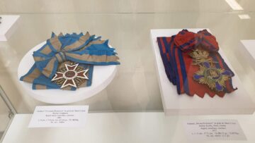 Piese din colecțiile aflate în patrimoniul Muzeului Național Peleș, expuse la Muzeul de Istorie Suceava