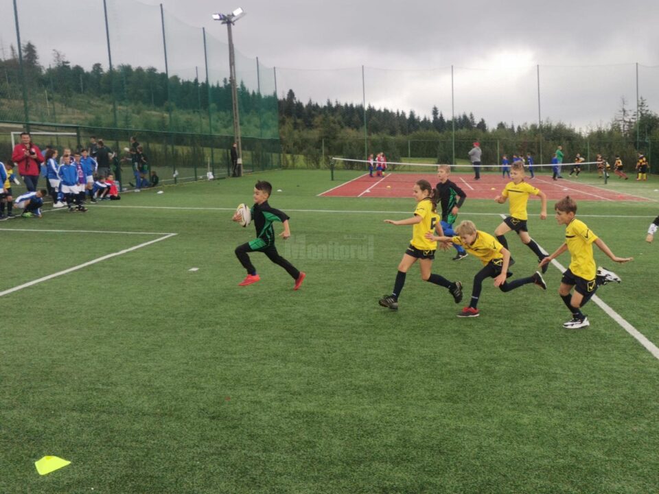 Aproximativ 150 de copii au jucat rugby-touch, la Berchișești