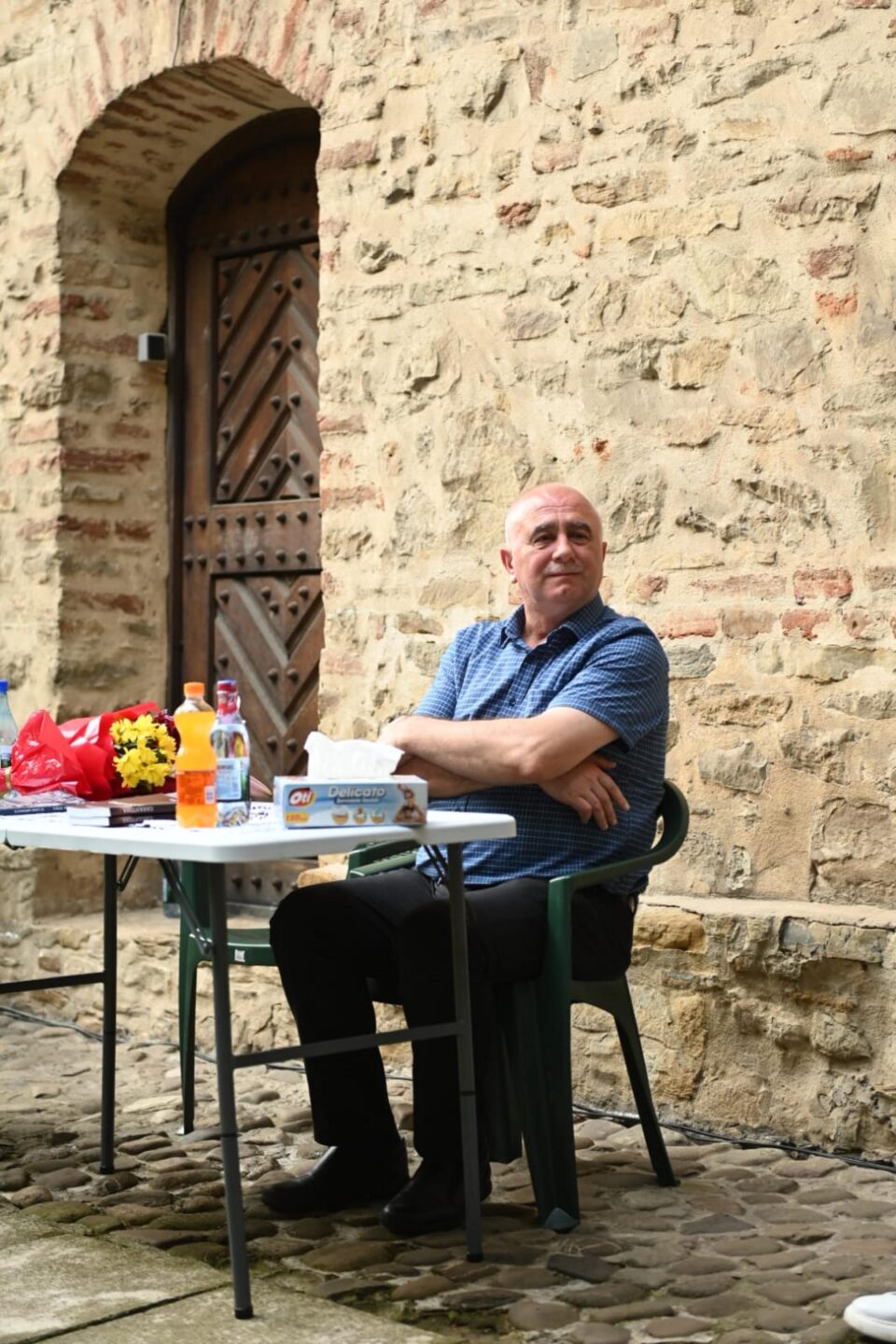 Neculai Roșca, autorul cărții „O lume minunată”