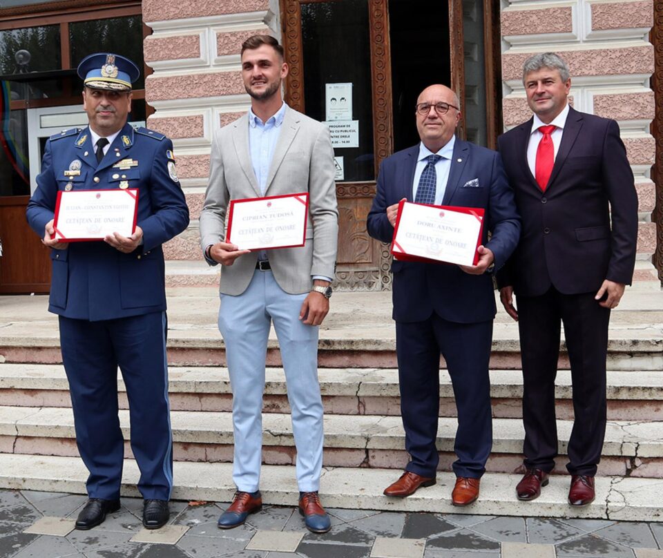 Cetățenii de onoare și primarul Cătălin Coman